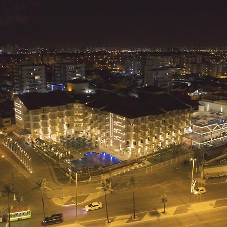 Vidam Hotel Aracaju - Transamerica Collection Exteriör bild The square at night