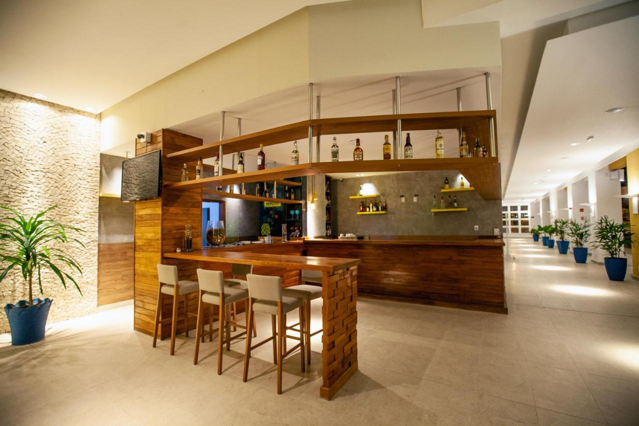 Vidam Hotel Aracaju - Transamerica Collection Exteriör bild The bar at the airport
